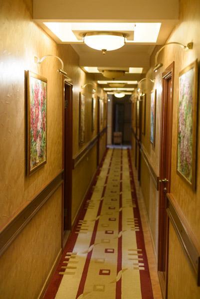 Hotel-Restaurant Lyube Plus Khmelʼnytsʼkyy エクステリア 写真